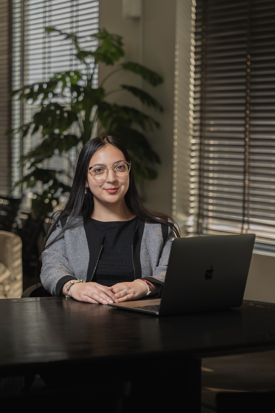 Abigail Meza Gomez, Encargada de Servicios de Contabilidad