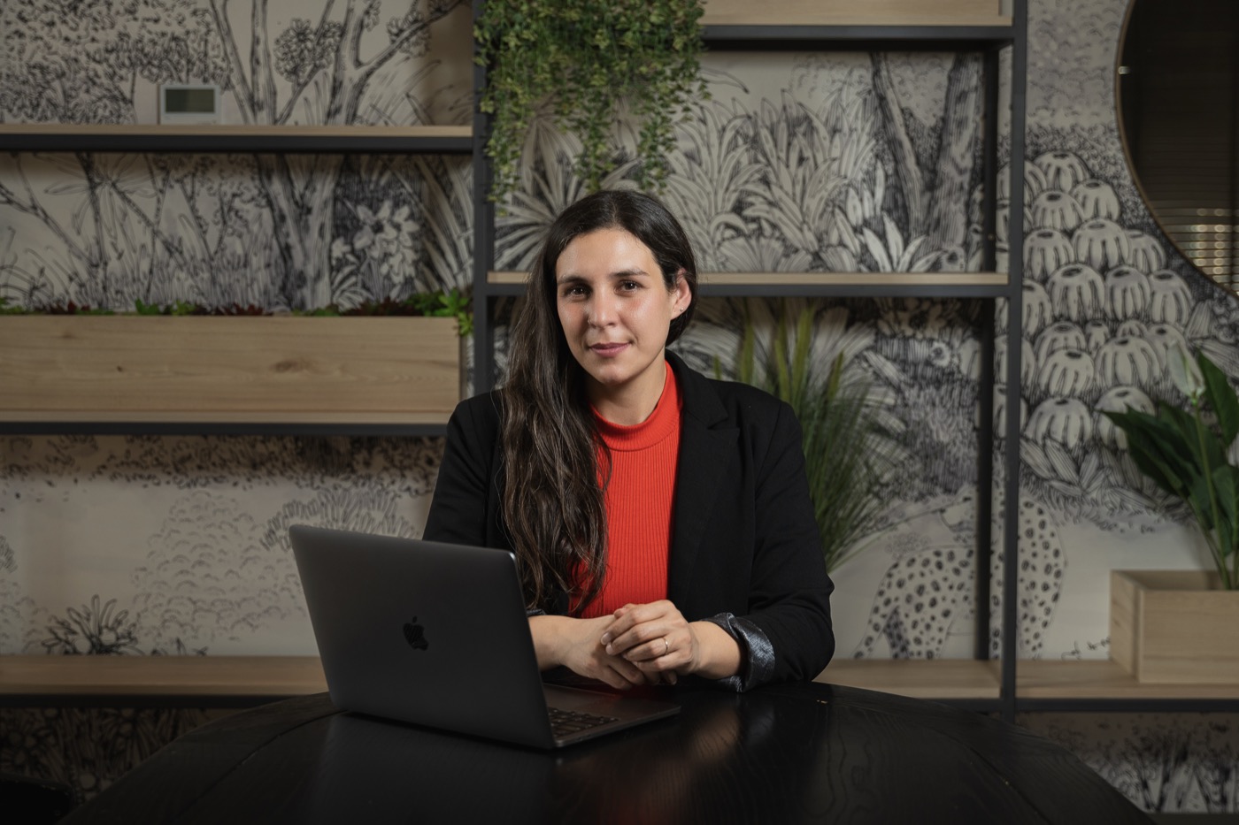 Katherinne Senler Curaz, Encargada de Servicios de Recursos Humanos